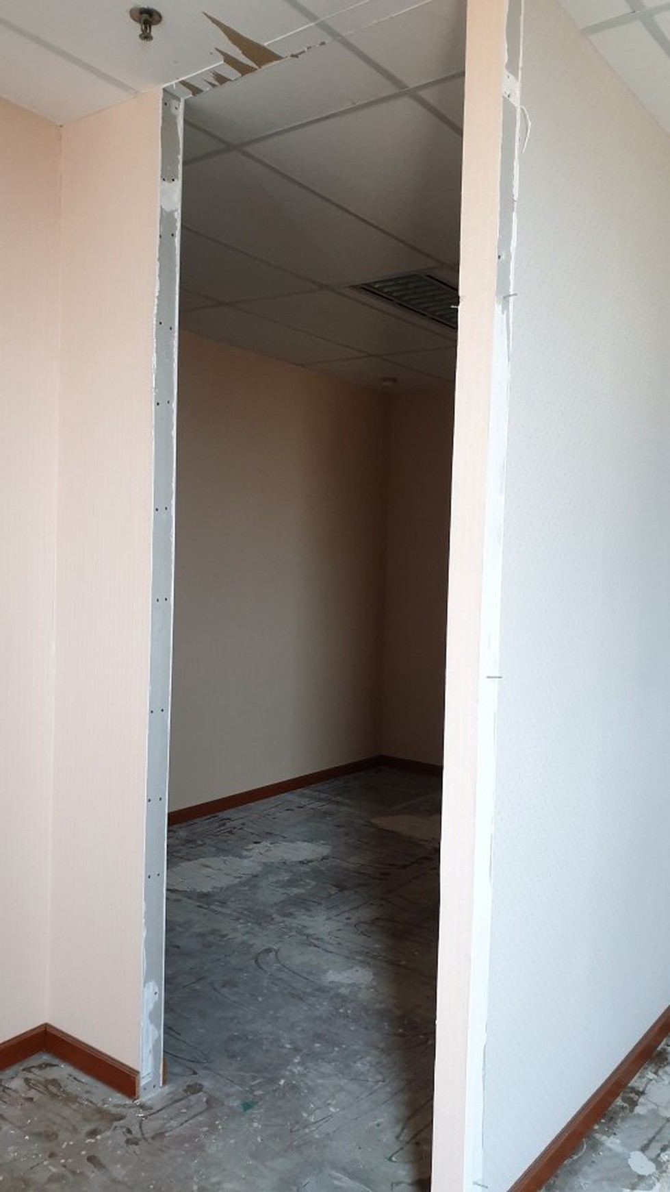 [ Office Space Gedung Plaza SUA, Tebet Barat ]