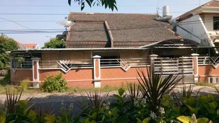 Rumah Hook jalan Dharmahusada indah Surabaya