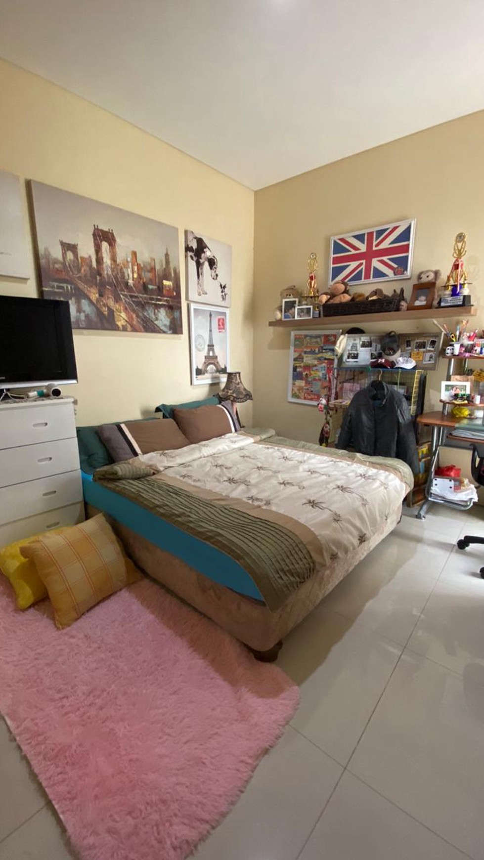 Rumah Asri di Veteran Deplu Town House