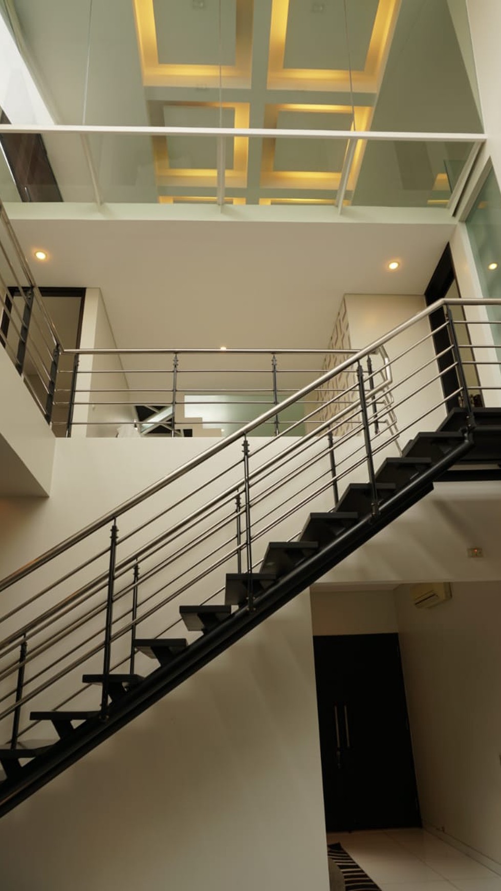 Rumah Minimalis Daerah Kemang Bebas Banjir, Jakarta Selatan...