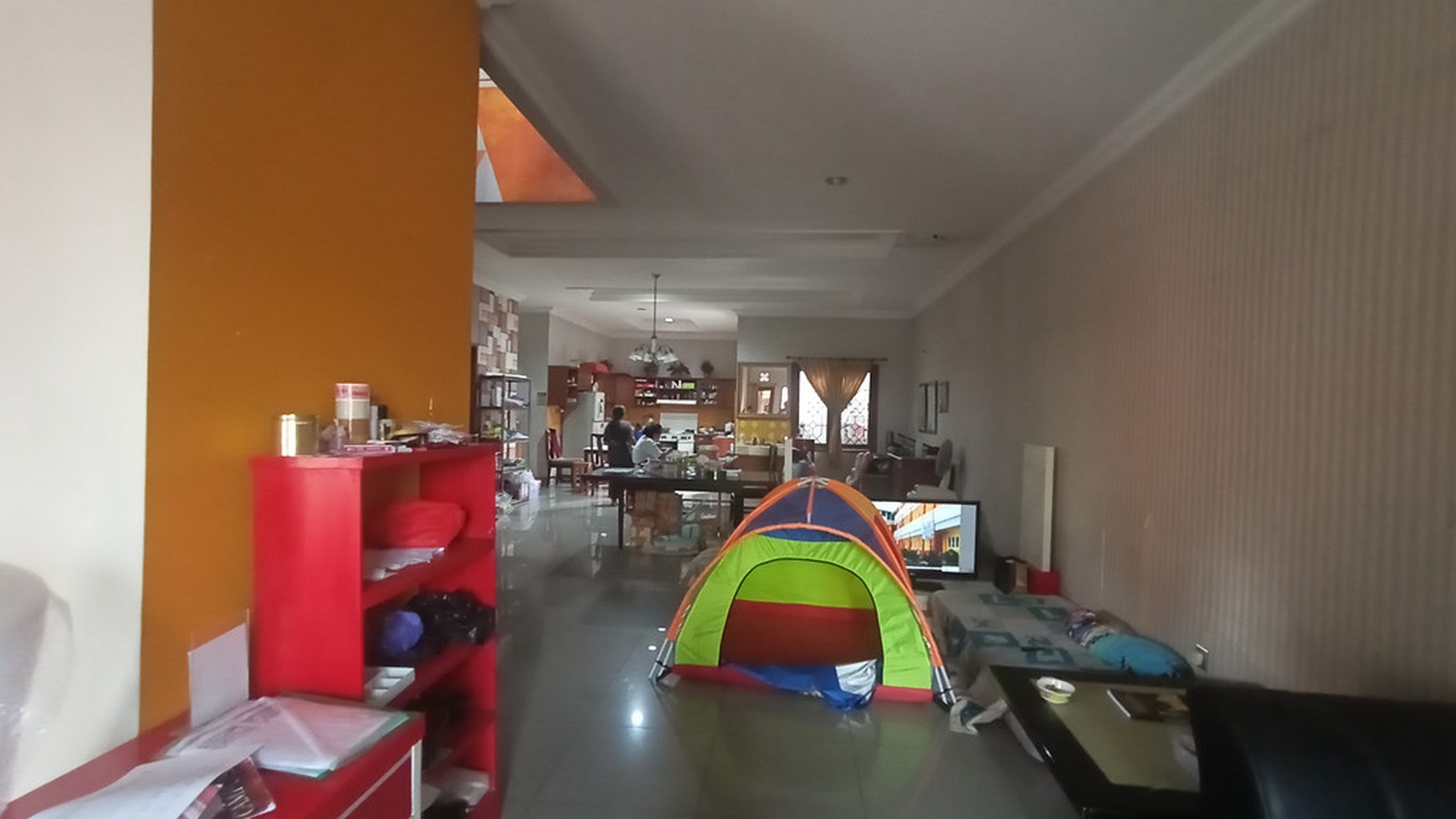 RUMAH DENGAN BANGUNAN MEGAH, DI JL WATES KM 3.5