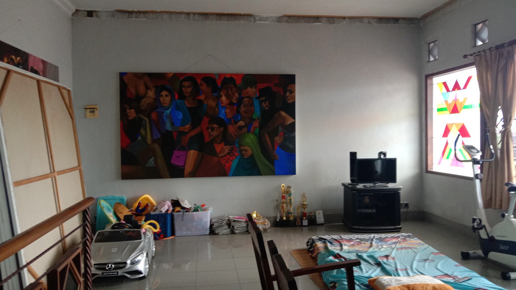 RUMAH DENGAN BANGUNAN MEGAH, DI JL WATES KM 3.5