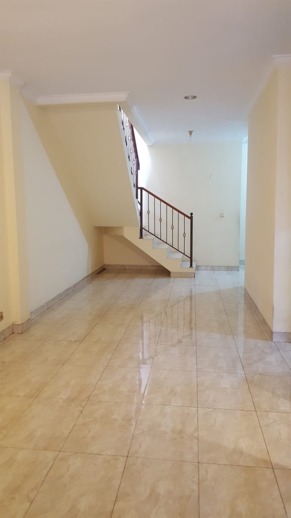 Dijual Rumah di Ubud Permai 2 - Lippo Karawaci Tangerang