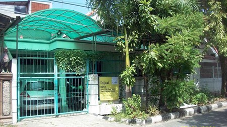 Rumah di Sutorejo Prima Utara, Bagus + Terawat, Row Jalan depan Lebar, Siap Huni