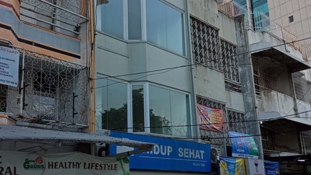 Disewakan Ruko Green Garden di Jakarta Barat, Lokasi strategis