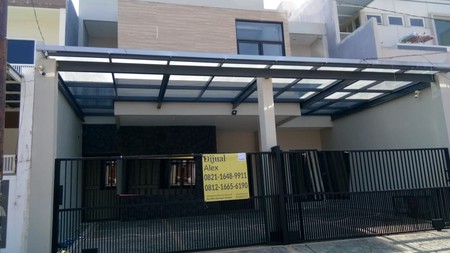 Rumah jalan tenggilis utara Surabaya