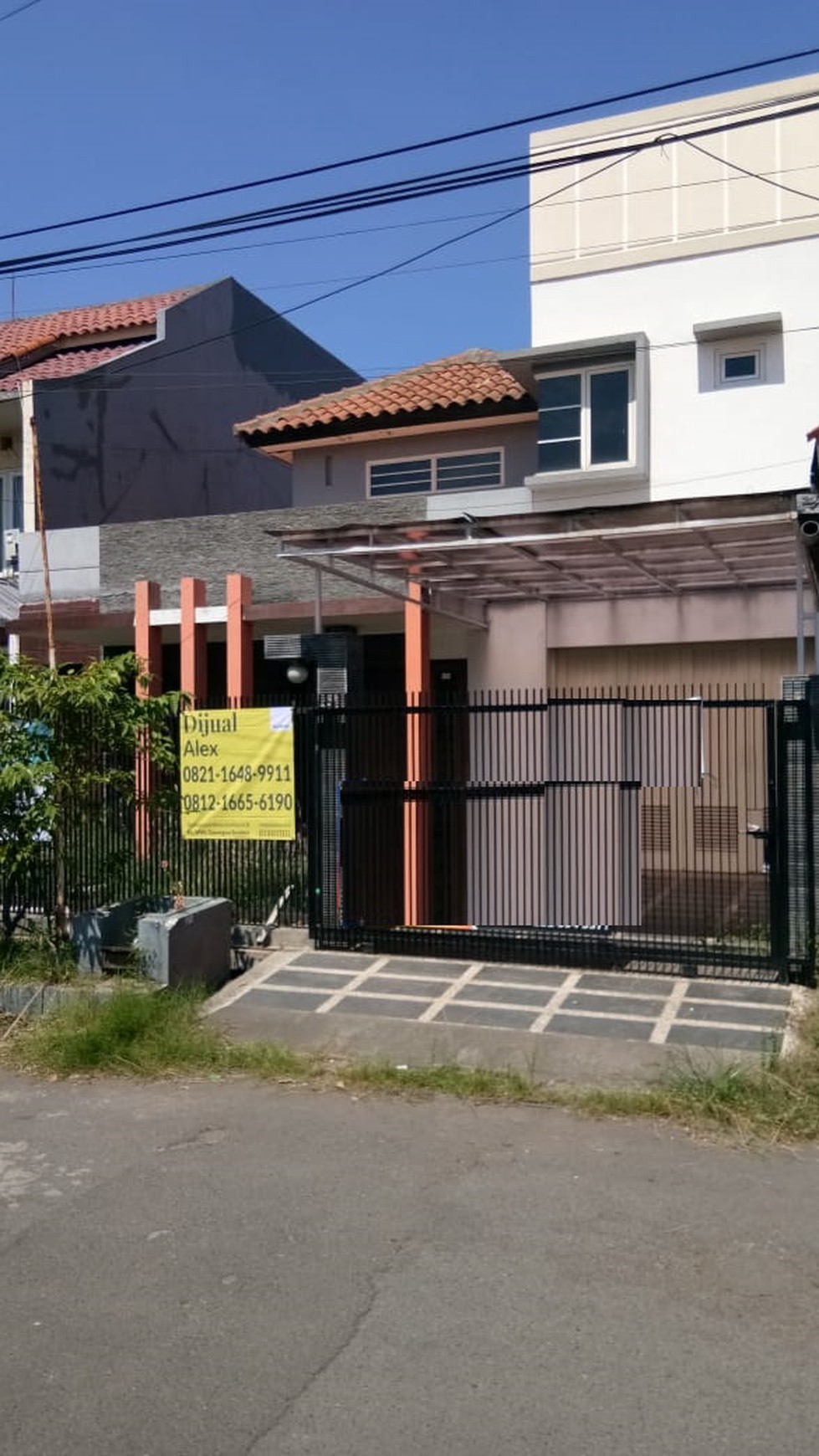 Rumah nginden intan barat Surabaya