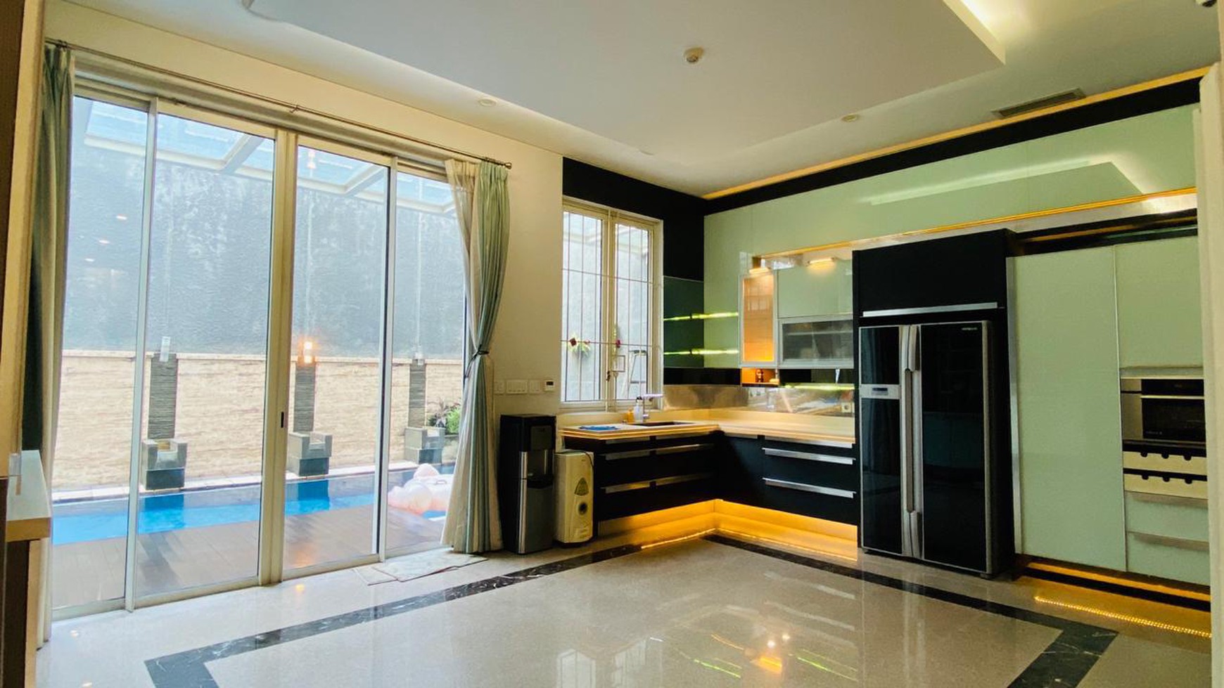 Rumah Asri,mewah,cantik,siap huni di Pondok Indah Jaksel