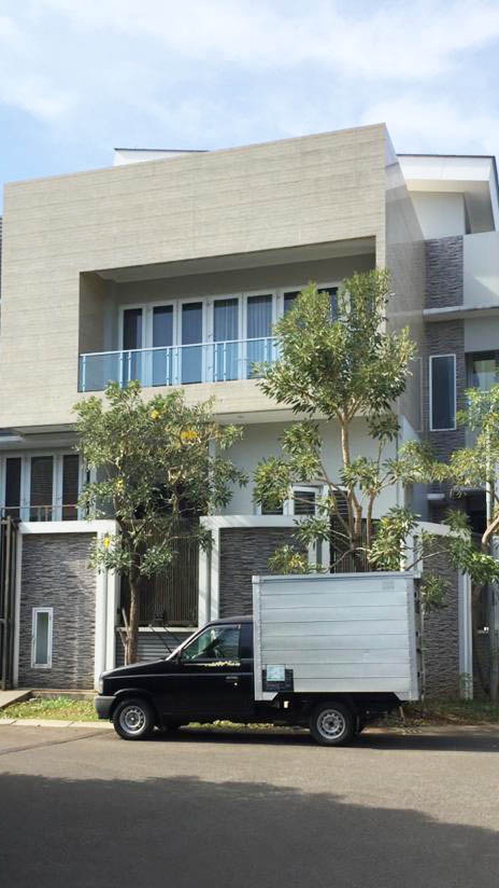 Rumah Pelangi Jingga, Gading Residence, Luas 258m2