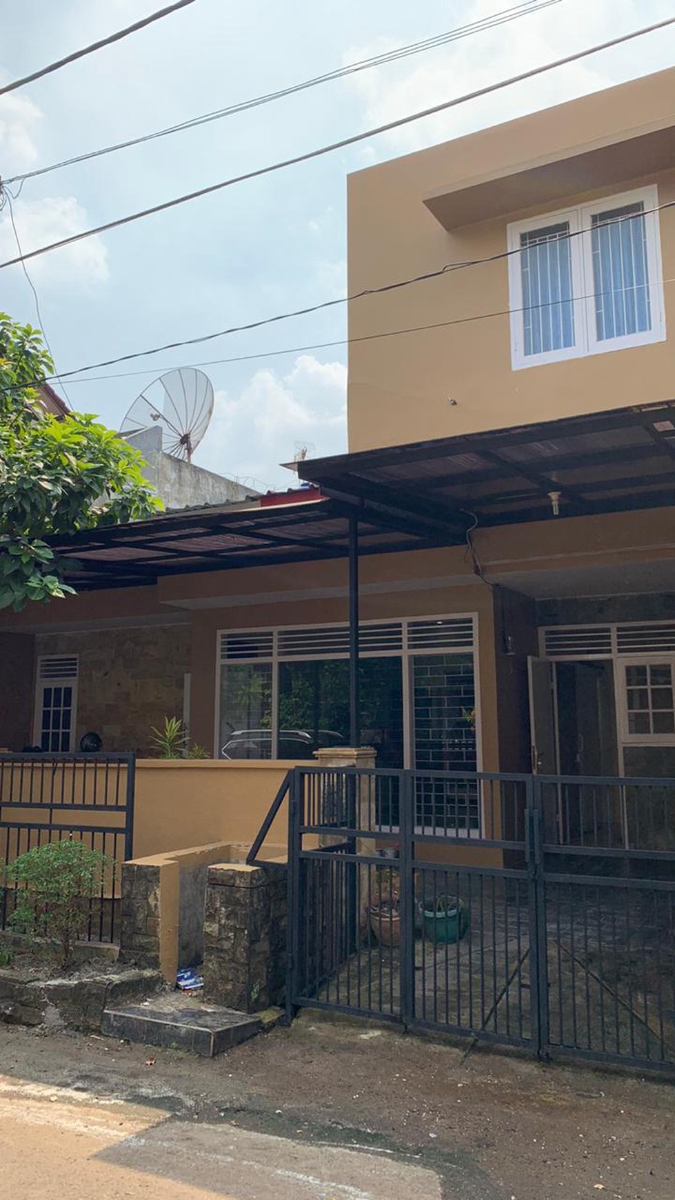 Rumah Cantik di Martapura, Komplek Mega Cinere