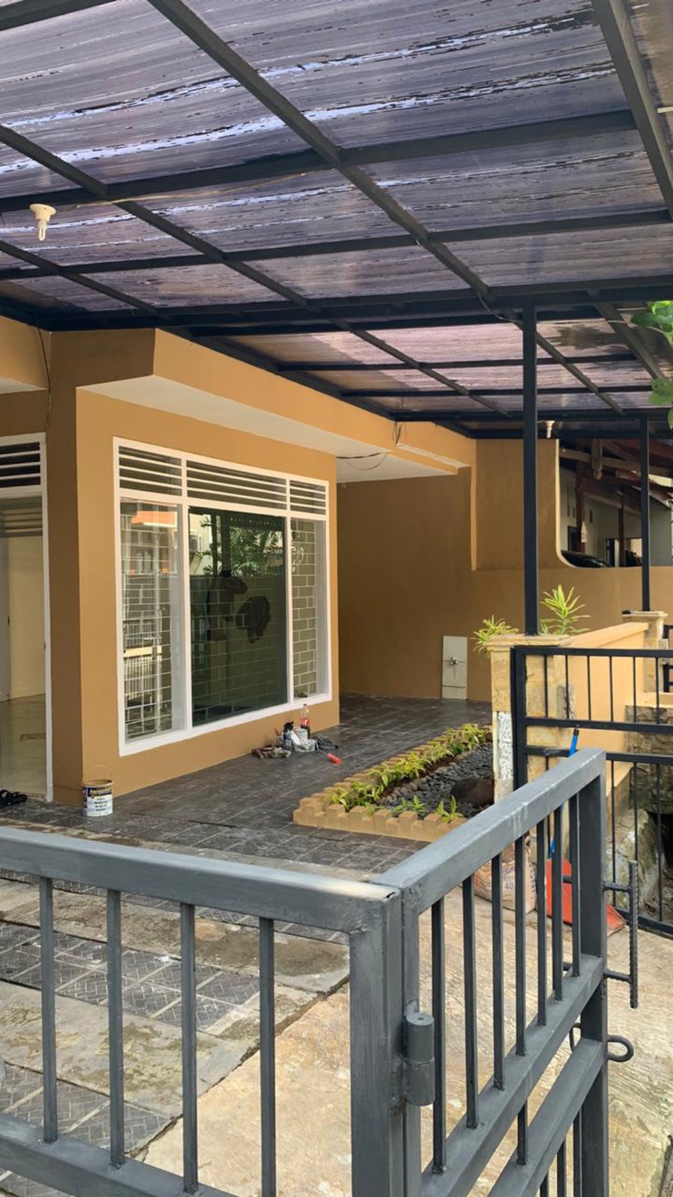 Rumah Cantik di Martapura, Komplek Mega Cinere