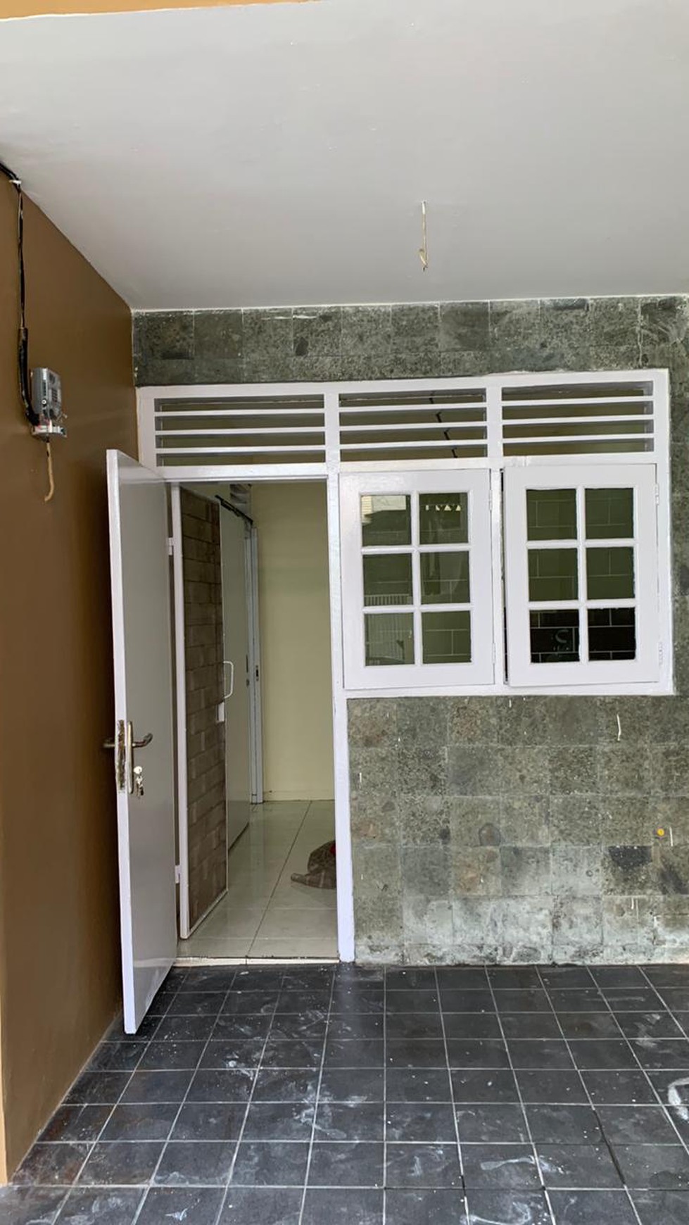 Rumah Cantik di Martapura, Komplek Mega Cinere