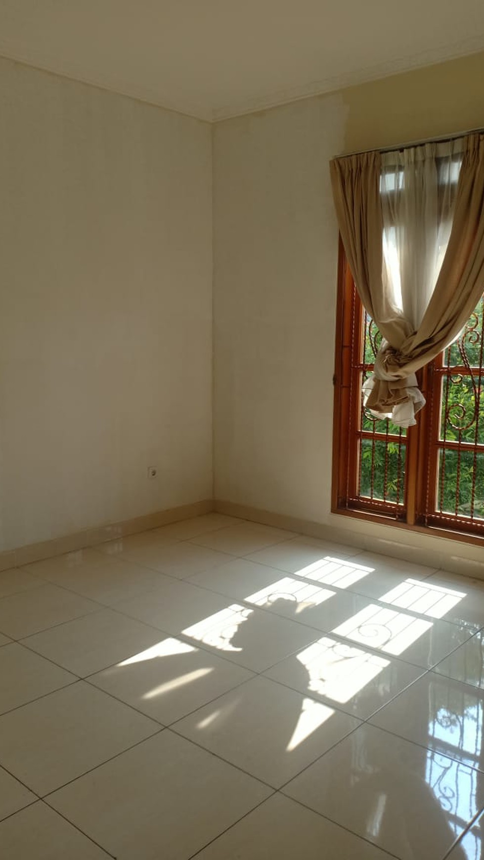 Rumah siap huni di Bintaro Jaya 9