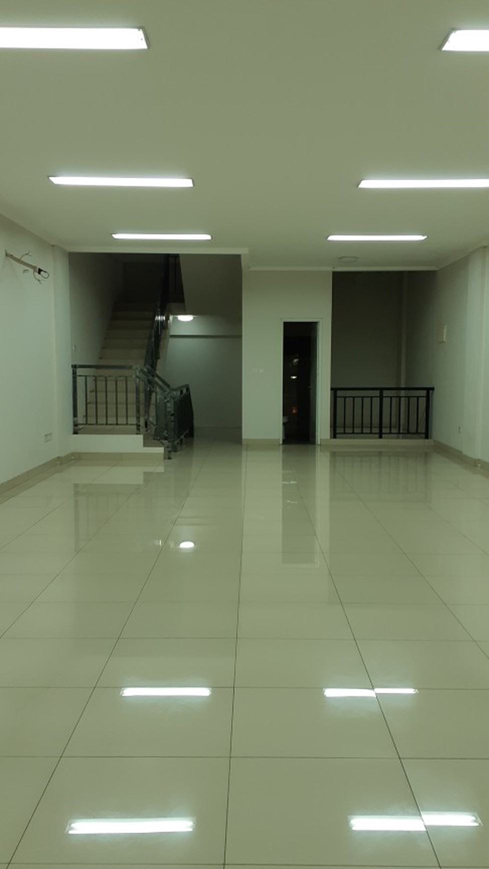 Ruko Boulevard Raya, 4 Lantai, Luas 114m2