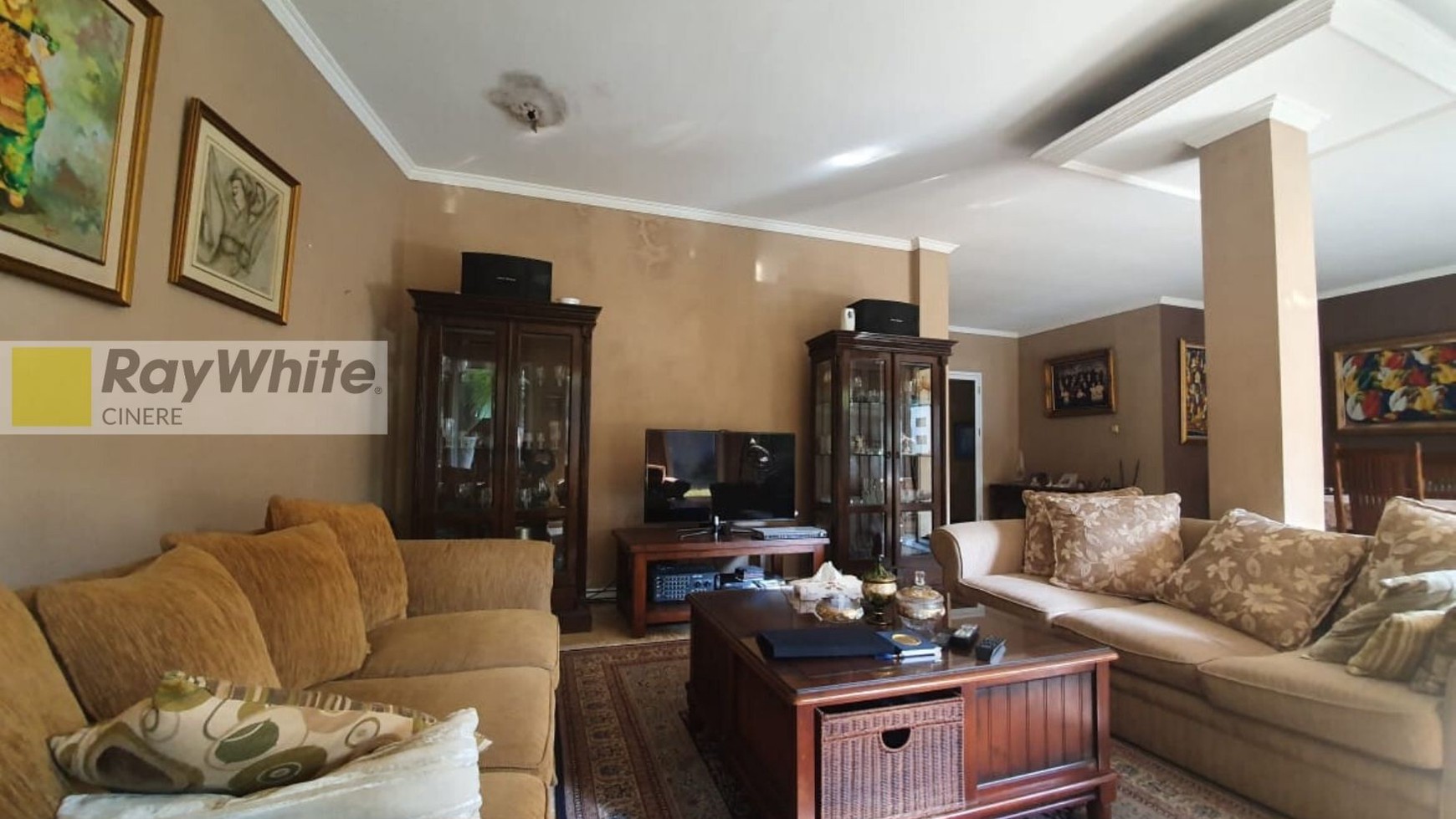 Rumah cantik dan homie dalam komplek di Cinere Selatan Jakarta