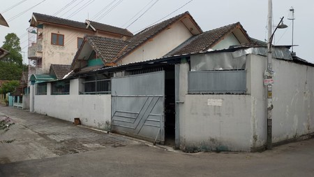 RUMAH TINGGAL DI JL MARGORUKON, 650 METER DARI STADION SIDOARUM