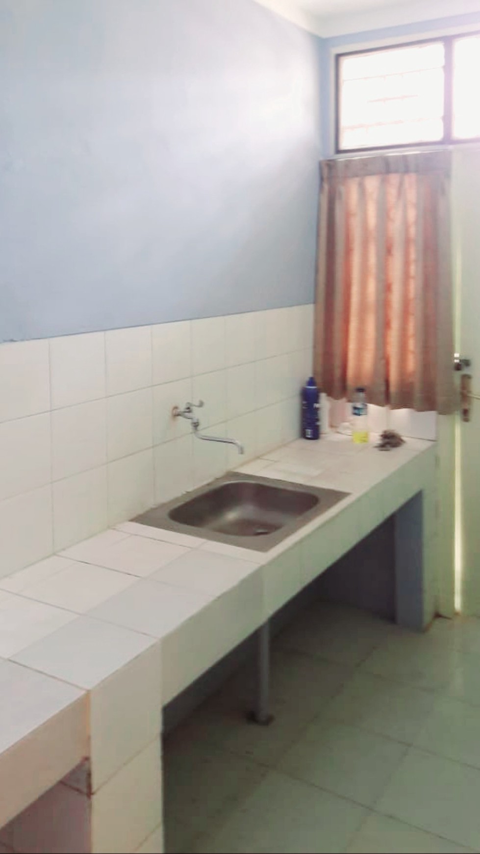 Rumah Siap Huni Luas 120m Harga 50Jt/Thn nego di Sektor IX Bintaro Jaya