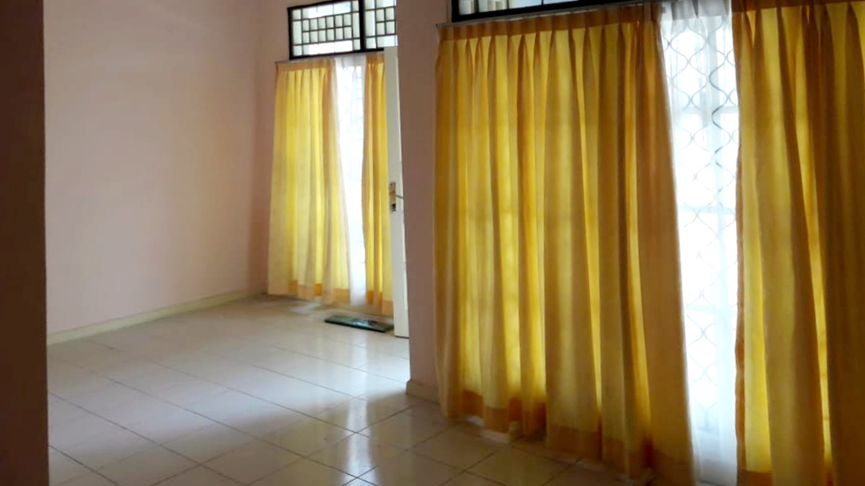 Rumah Siap Huni Luas 120m Harga 50Jt/Thn nego di Sektor IX Bintaro Jaya