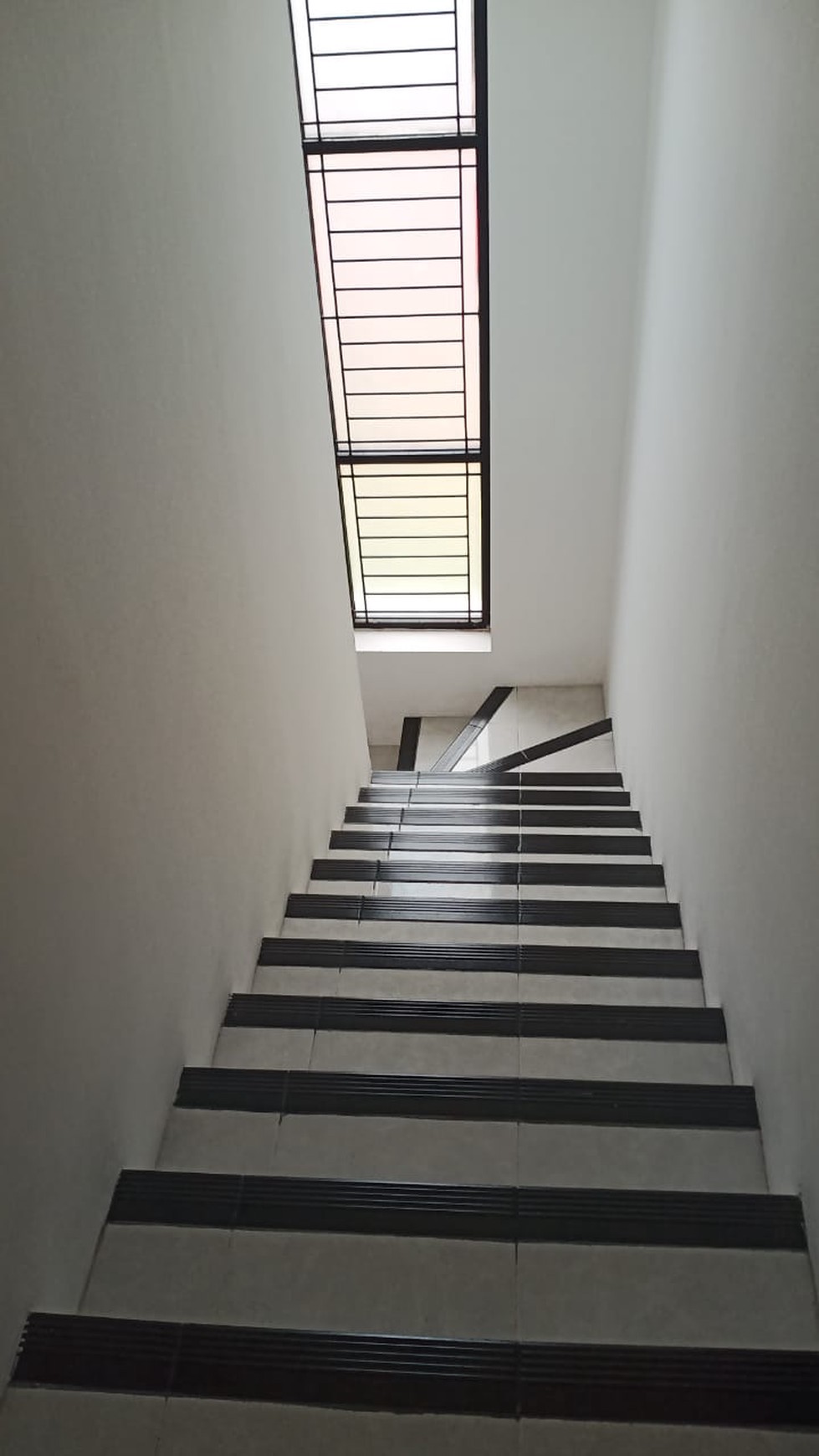 Rumah Siap Huni,dalam cluster di Emerald Bintaro Jaya 9
