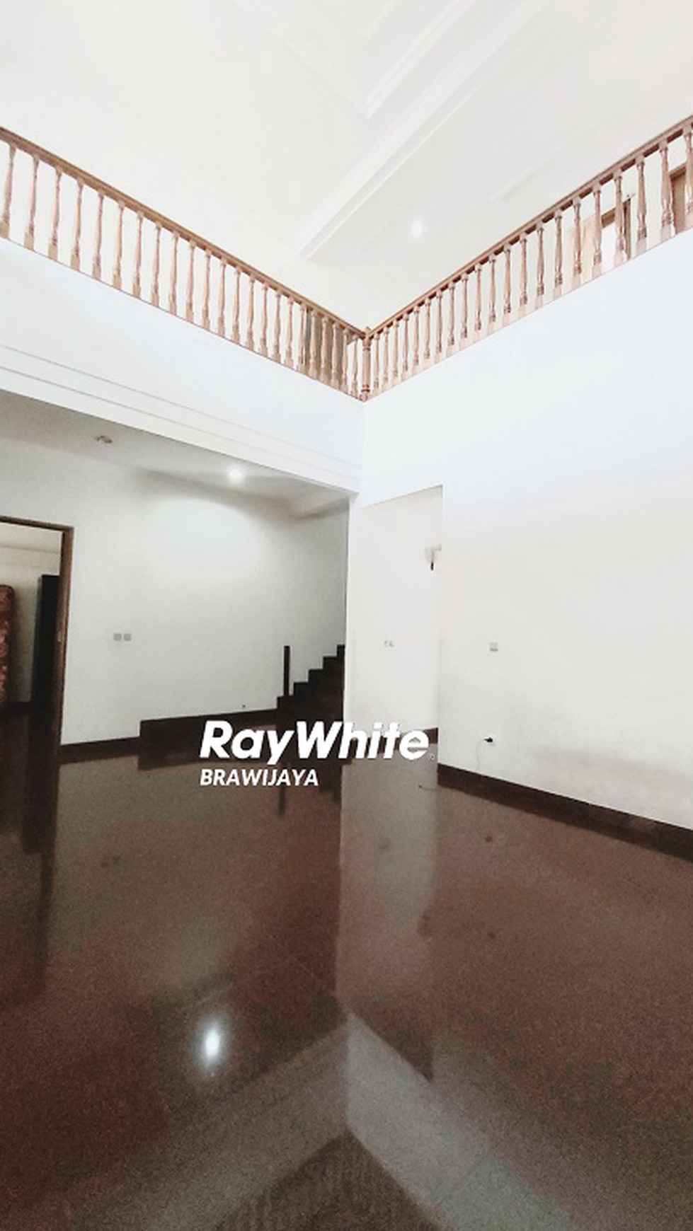 Rumah di Jalan Denpasar, Kuningan, Best Price; Private Pool. SHM