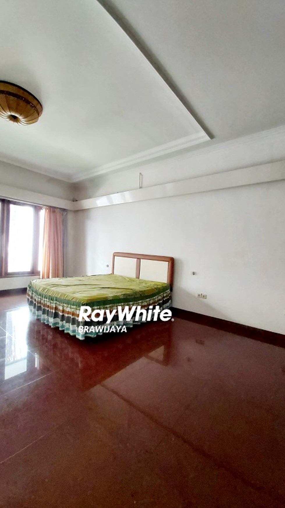 Rumah di Jalan Denpasar, Kuningan, Best Price; Private Pool. SHM