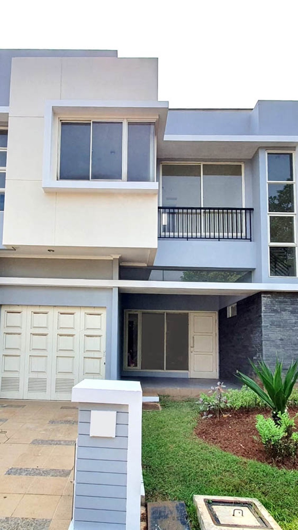 Rumah Dekat Club HouseAkses mudah The Spring Summarecon, Gading Serpong, Luas 153m2