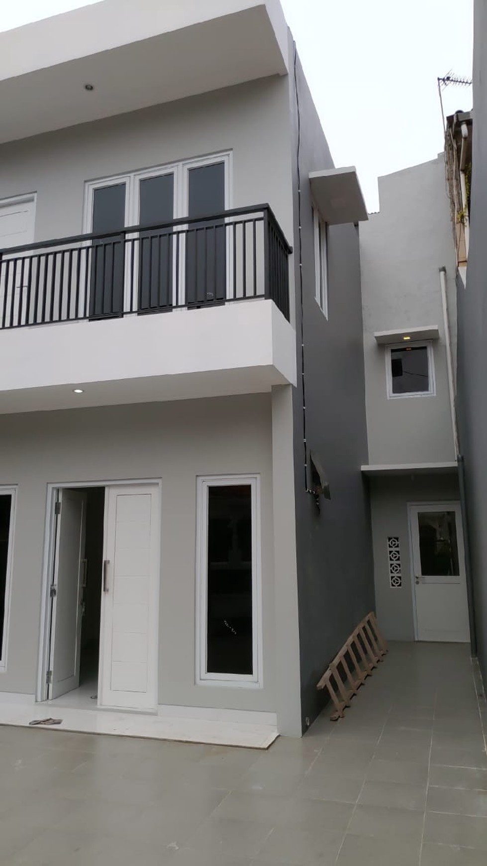Rumah Baru 2,5 Lantai, Lokasi Ok di Tebet Jakarta Selatan
