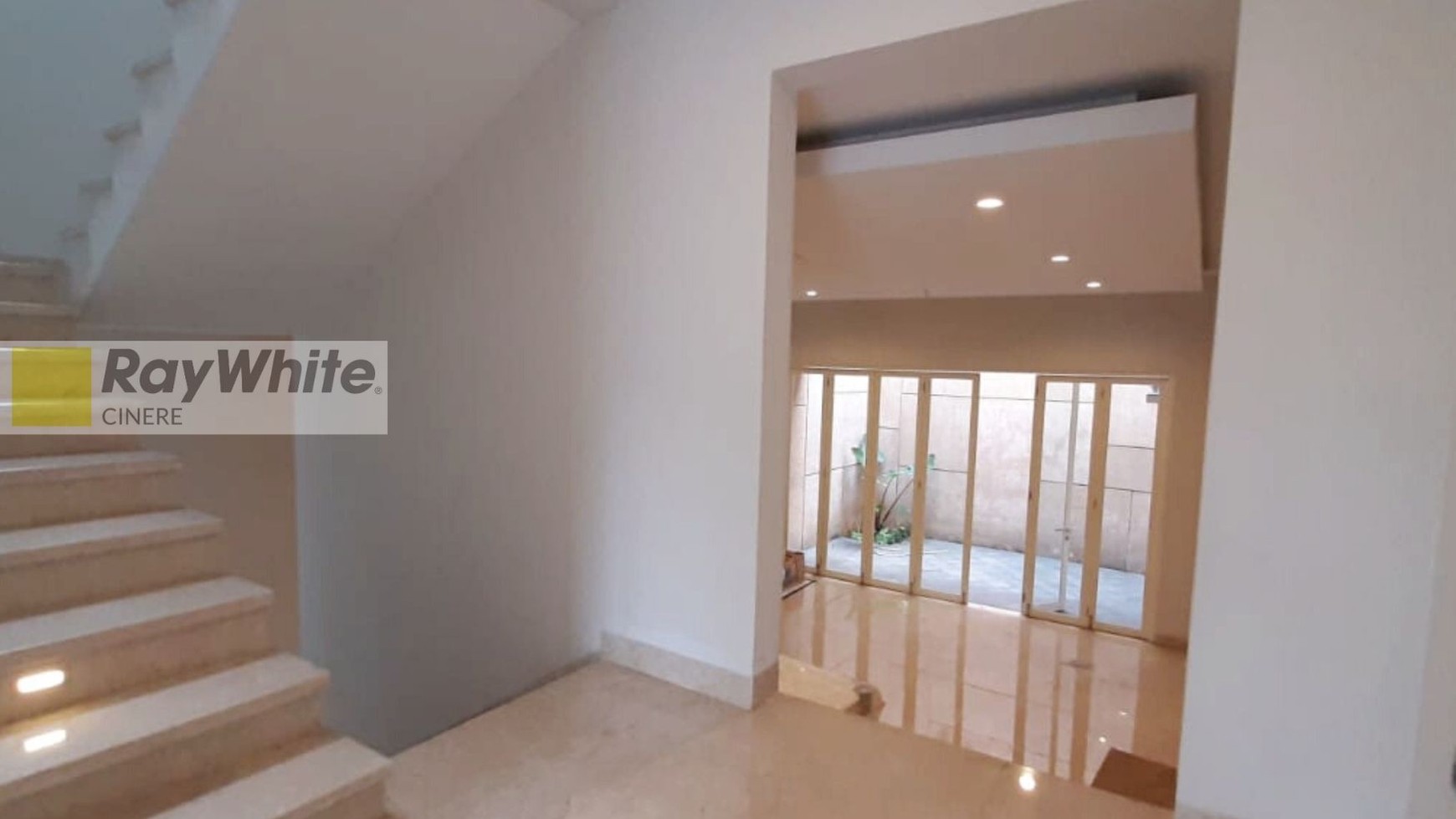 Rumah modern minimalis di Gandaria