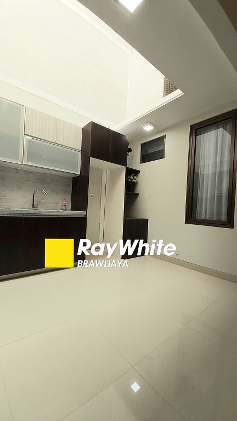 RUMAH DI CIPETE, JAKARTA SELATAN, DALAM CLUSTER, SIAP HUNI, SEMI FURNISHED