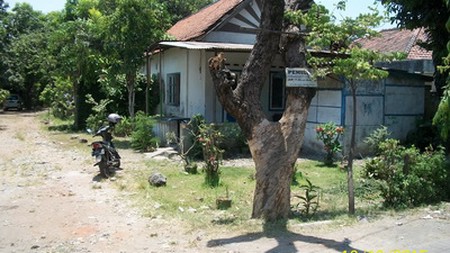 Tanah di Kedurus, dekat jalan besar, cocok buat perumahan