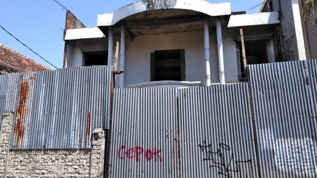 Rumah 2.5 lantai jalan gatotan