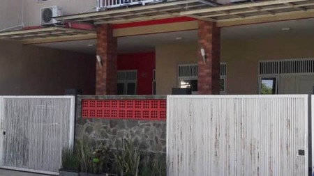 Rumah Hoek Jl Taman Apel Merah, Padurenan, Luas 9x12m2