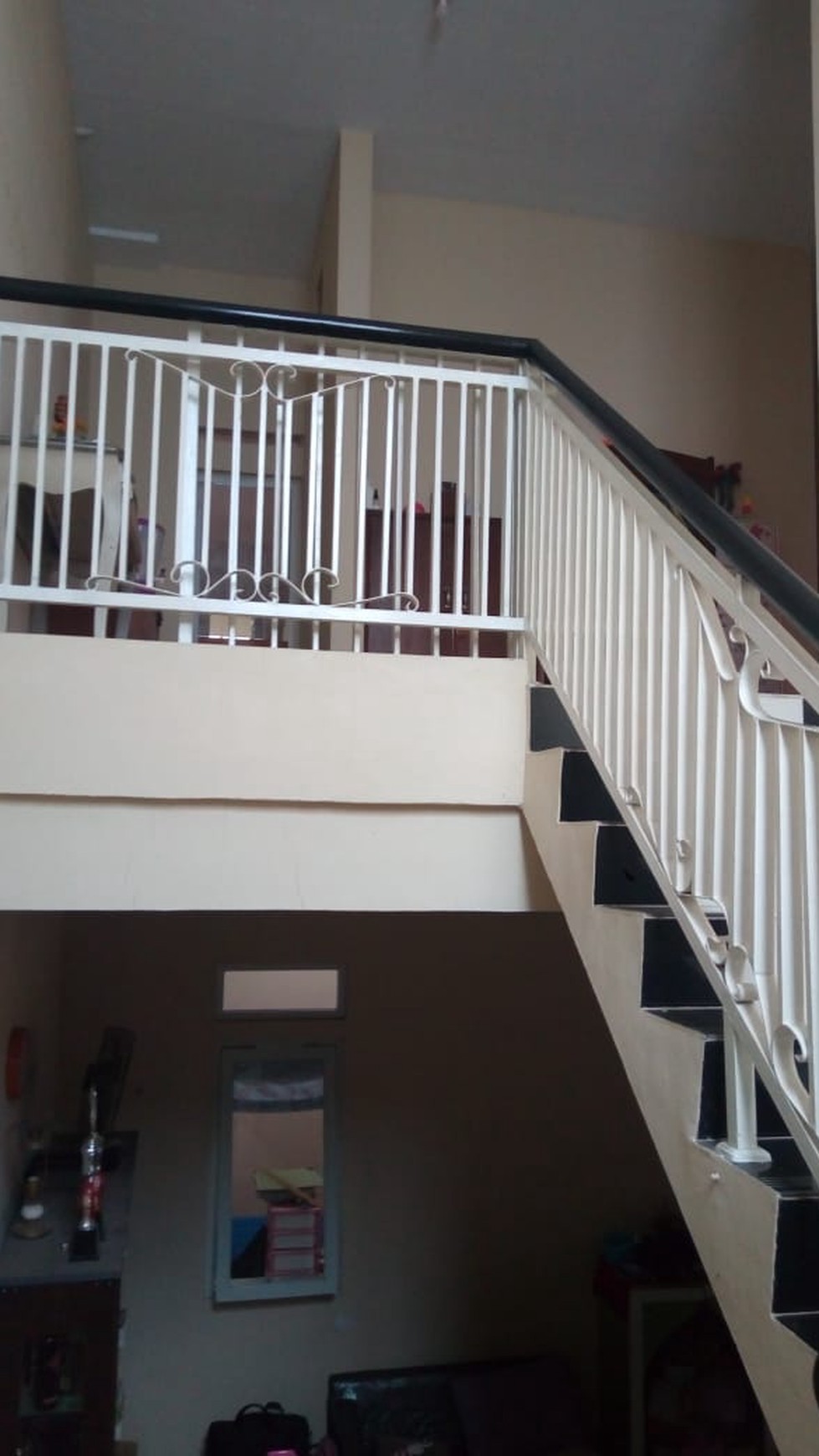 Rumah Hoek Jl Taman Apel Merah, Padurenan, Luas 9x12m2