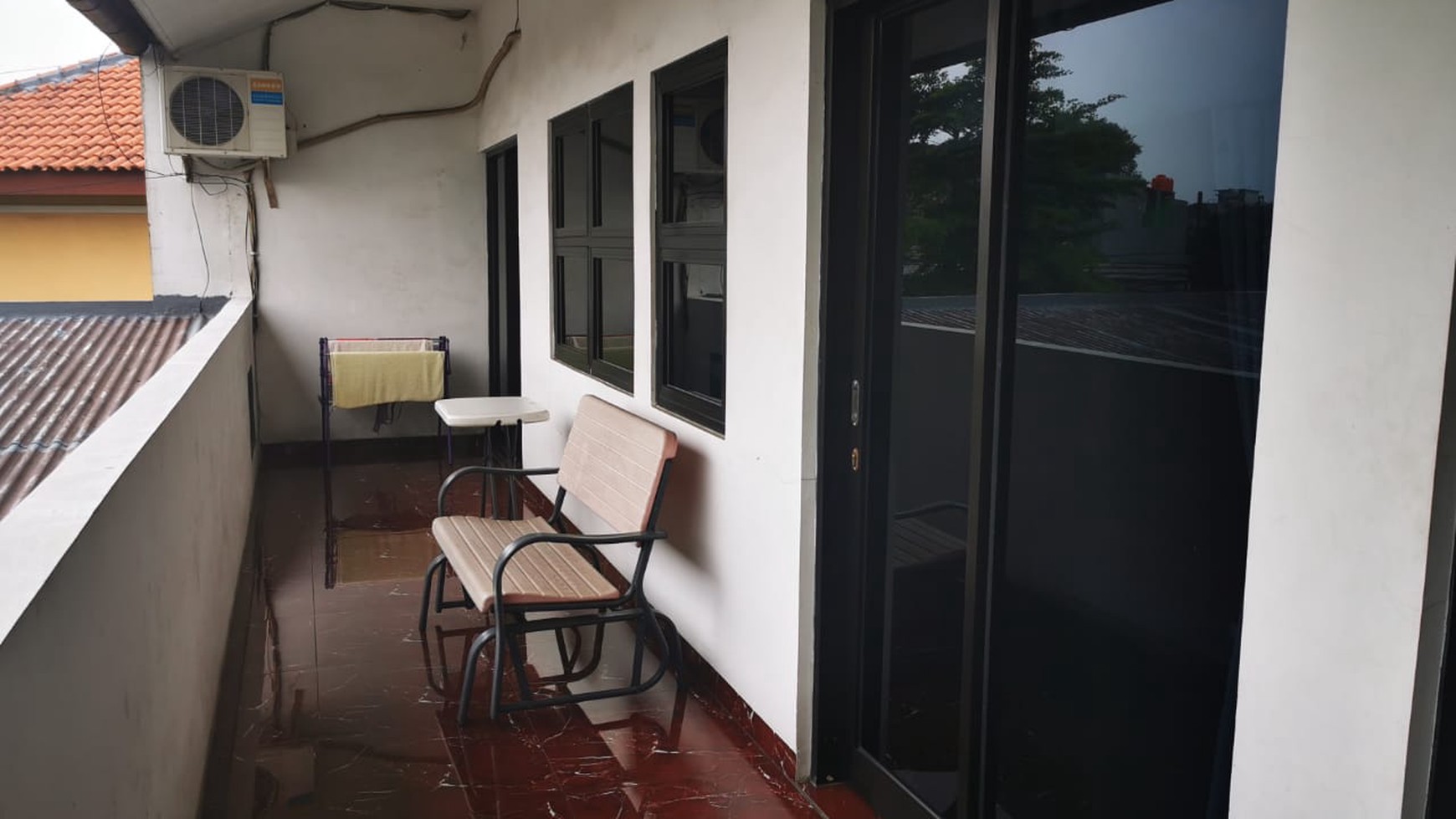 Rumah Lokasi Strategis dikawasan Jl WR Supratman Raya, Ciputat