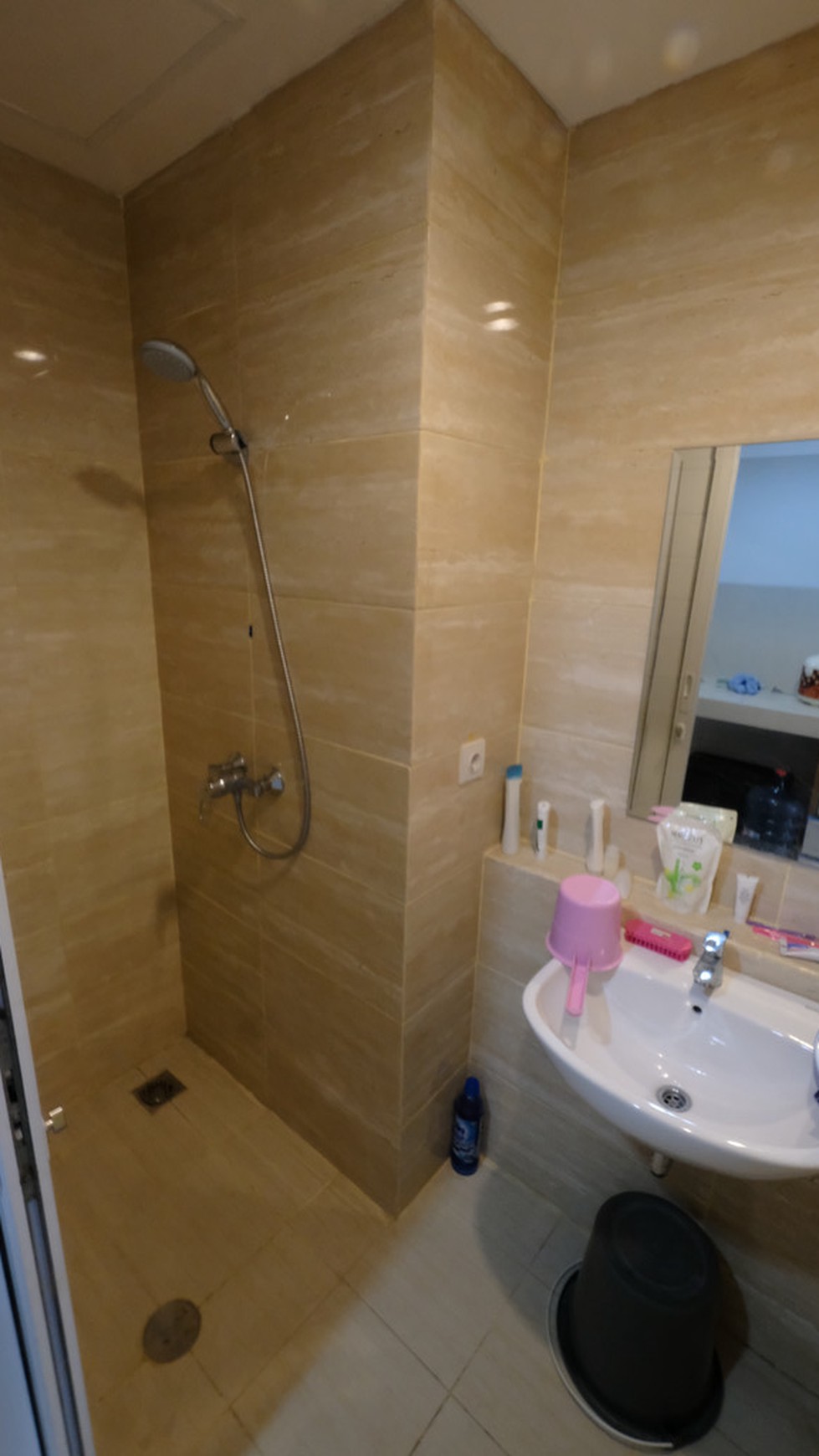 Disewakan/Dijual Apartment Spring Wood, Type Studio B, View Swimming Pool