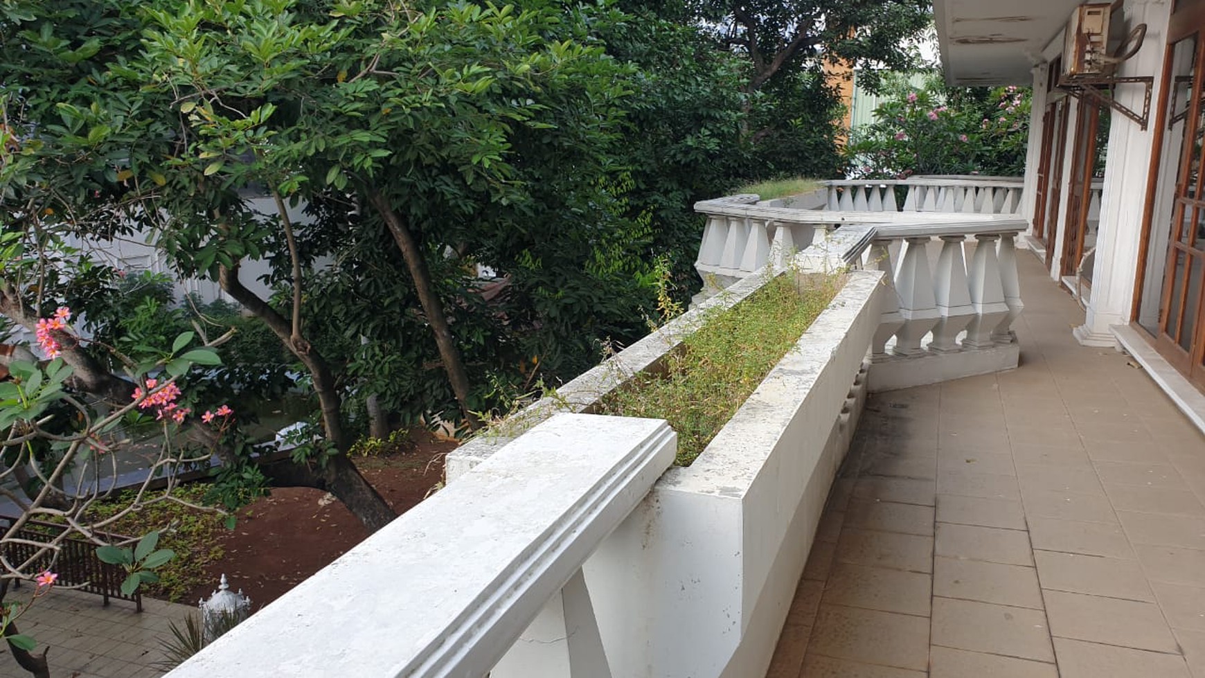 For Sale Rumah Klasik Permata Hijau