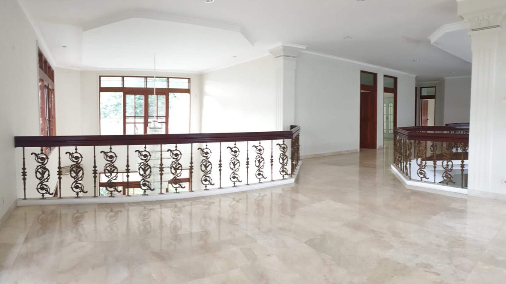 For Sale Rumah Klasik Permata Hijau