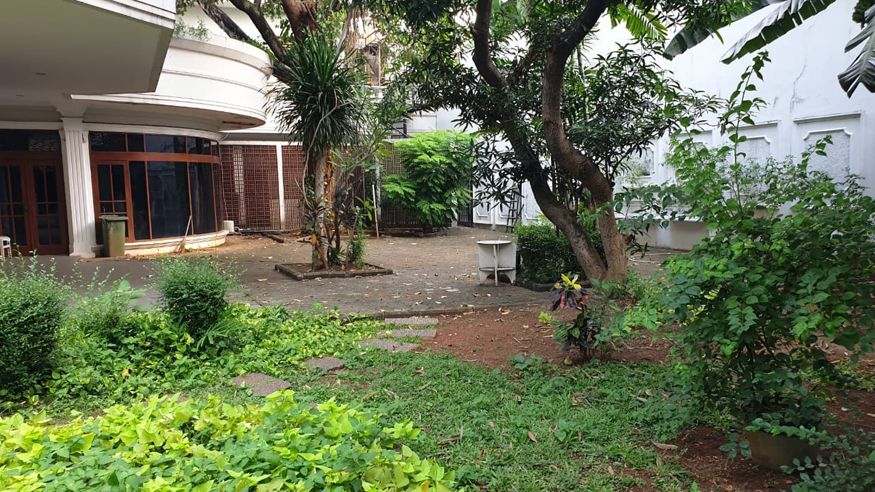 For Sale Rumah Klasik Permata Hijau