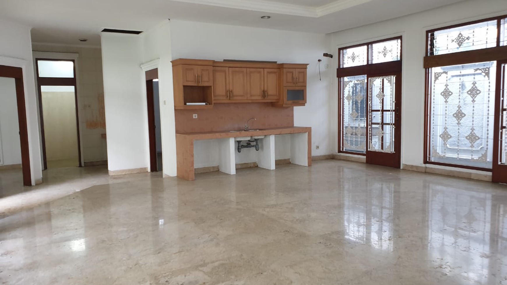 For Sale Rumah Klasik Permata Hijau