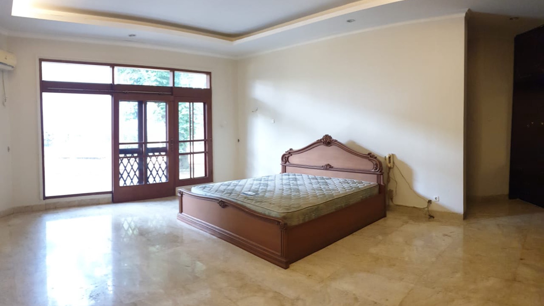 For Sale Rumah Klasik Permata Hijau