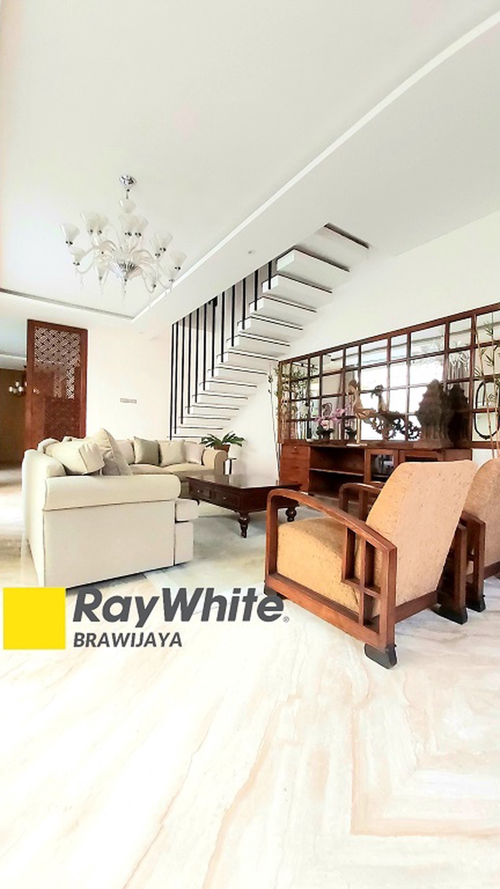 Townhouse di Kemang, Jakarta Selatan, Dalam Cluster, Siap Huni, Private Pool, Furnished