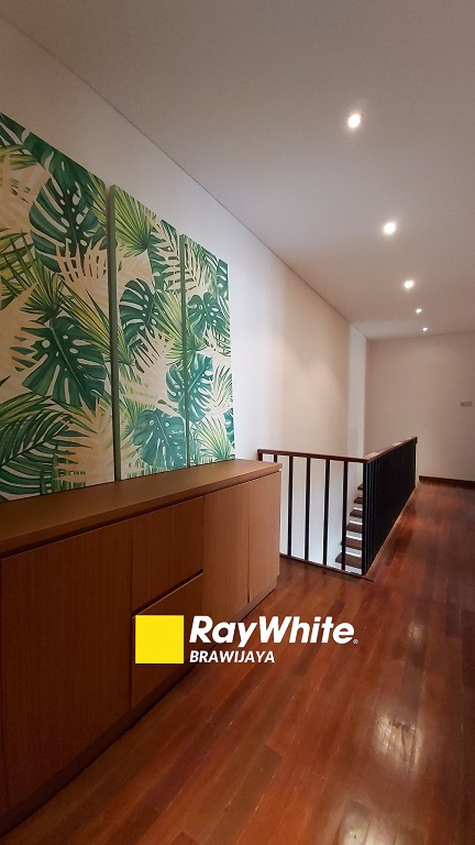 Townhouse Di kemang Timur, Dalam Cluster, Siap Huni, Private Pool, Furnished, 3 BR