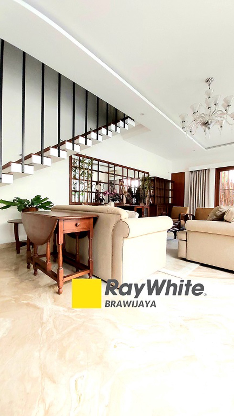 Townhouse Di kemang Timur, Dalam Cluster, Siap Huni, Private Pool, Furnished, 3 BR