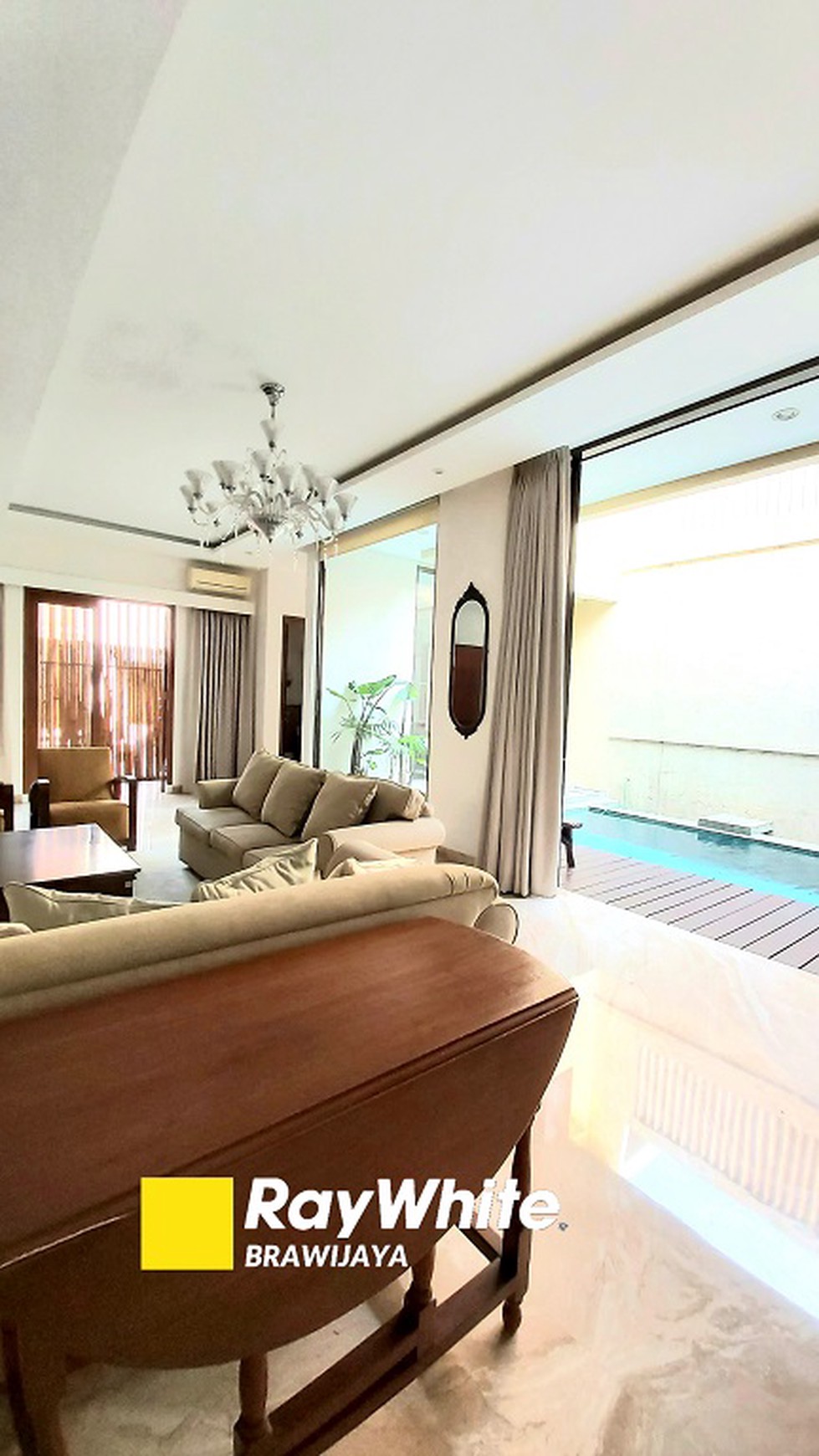 Townhouse Di kemang Timur, Dalam Cluster, Siap Huni, Private Pool, Furnished, 3 BR