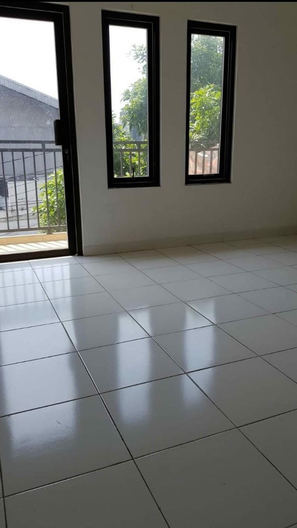 Ruko Gandeng 3 Unit, Siap Pakai, Dan Strategis @Ruko Tegal Rotan, Ciputat