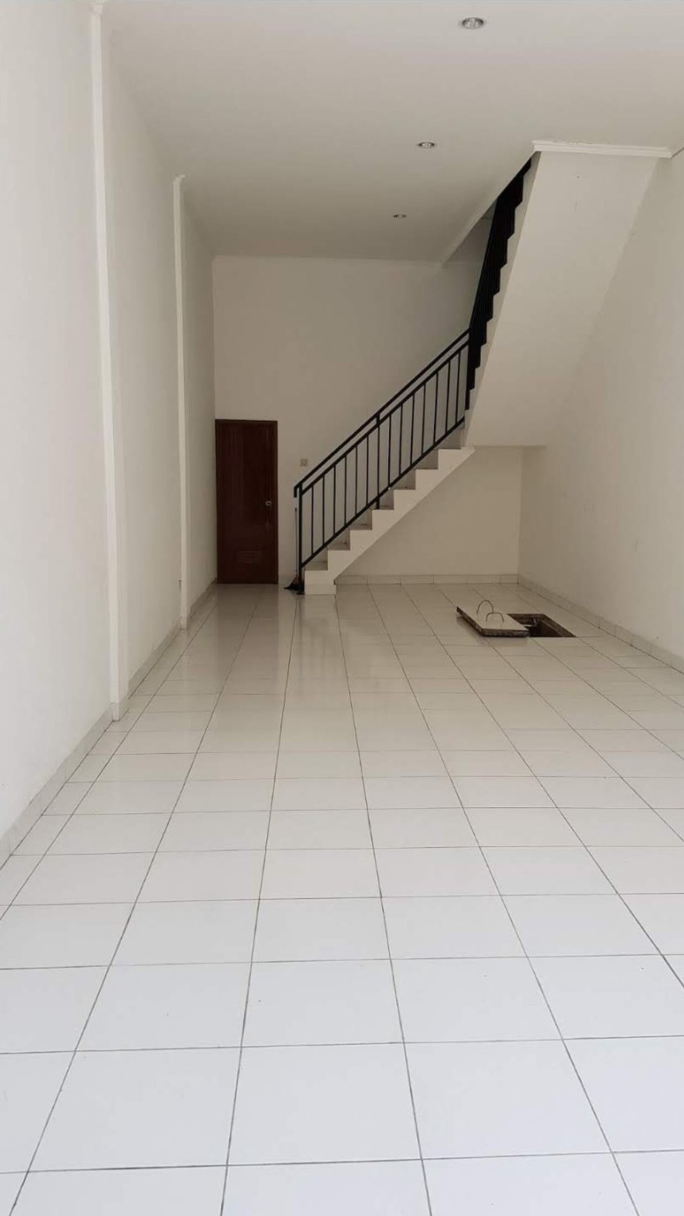Ruko Gandeng 3 Unit, Siap Pakai, Dan Strategis @Ruko Tegal Rotan, Ciputat