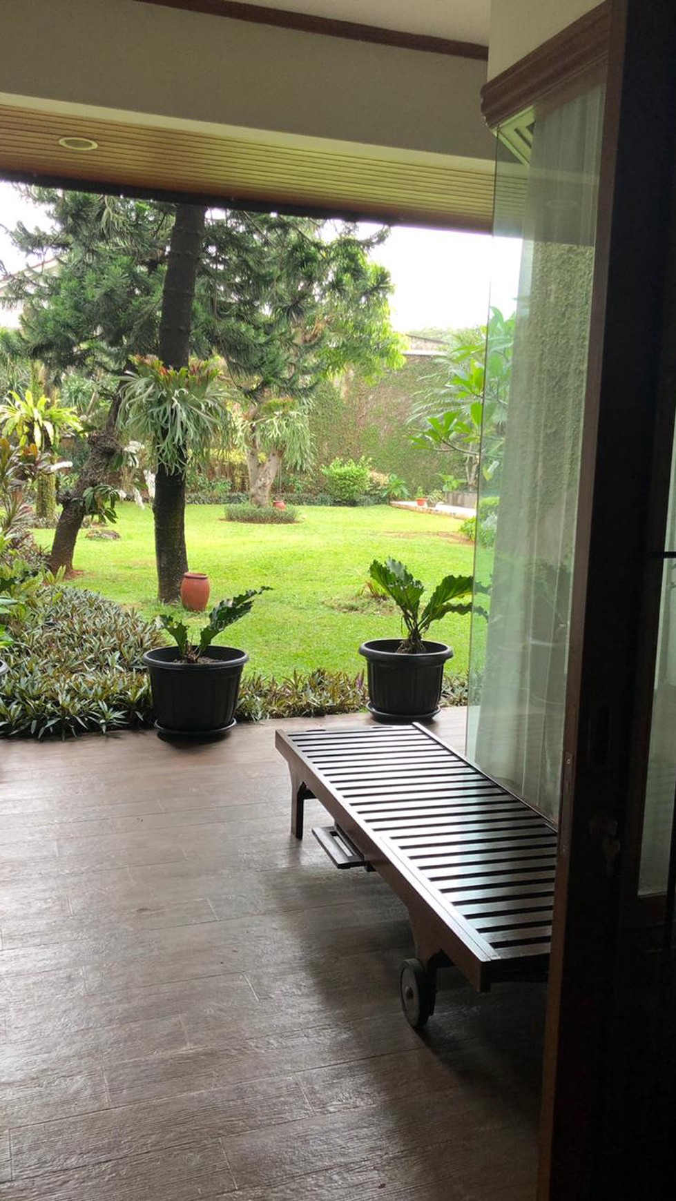 Rumah MEWAH, Halaman Luas dan Hunian Asri @Jl Pertanian, Lebak Bulus