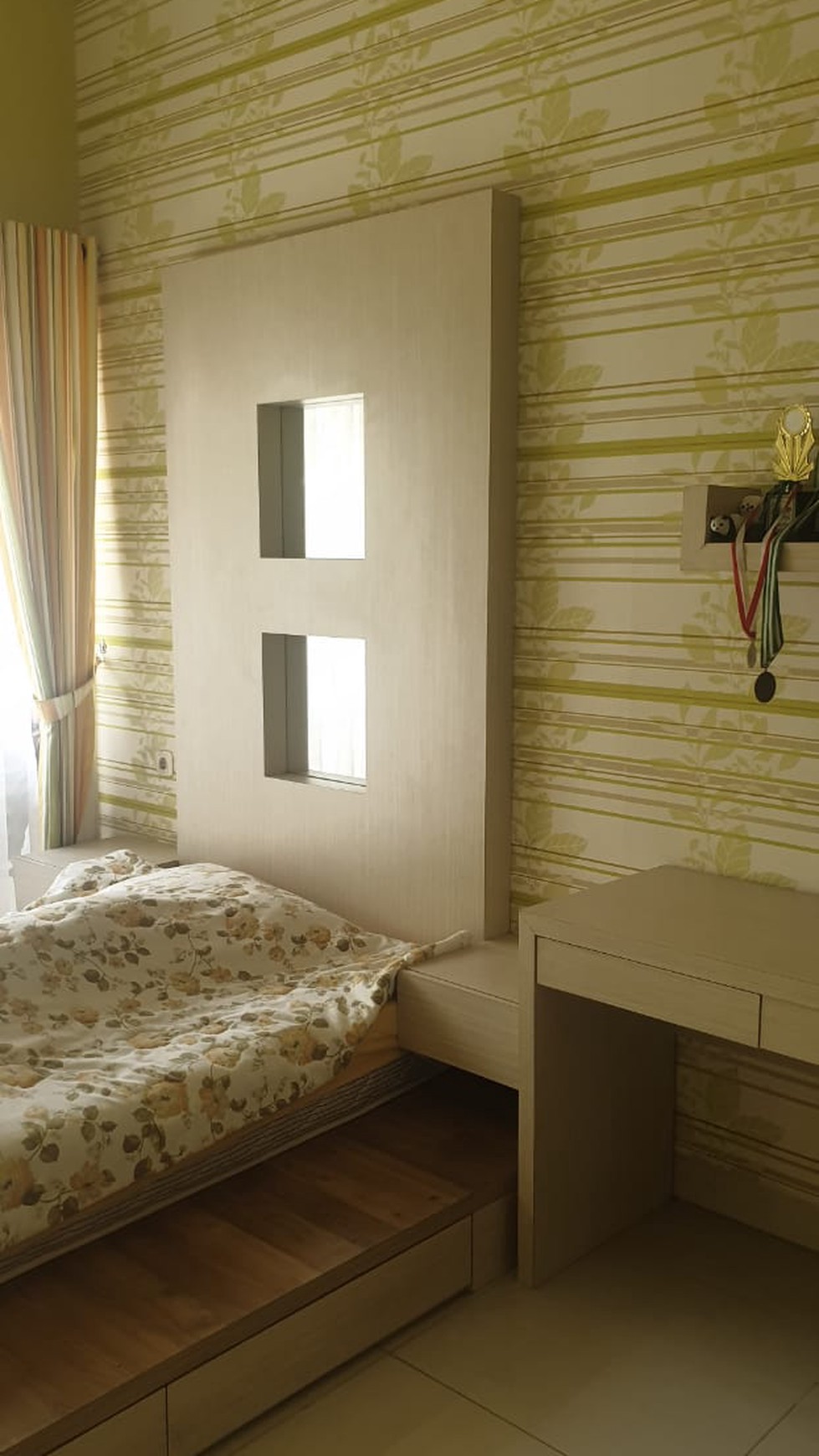 Rumah Siap Huni, Nyaman, Murah, strategis di Kebayoran Residence Bintaro Sektor 7