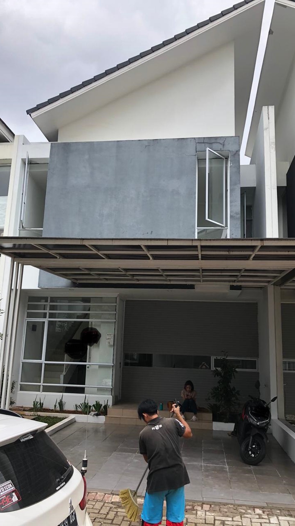 Rumah Desain unik Bintaro Jaya Bagus Murah di Discovery Aluvia Bintaro