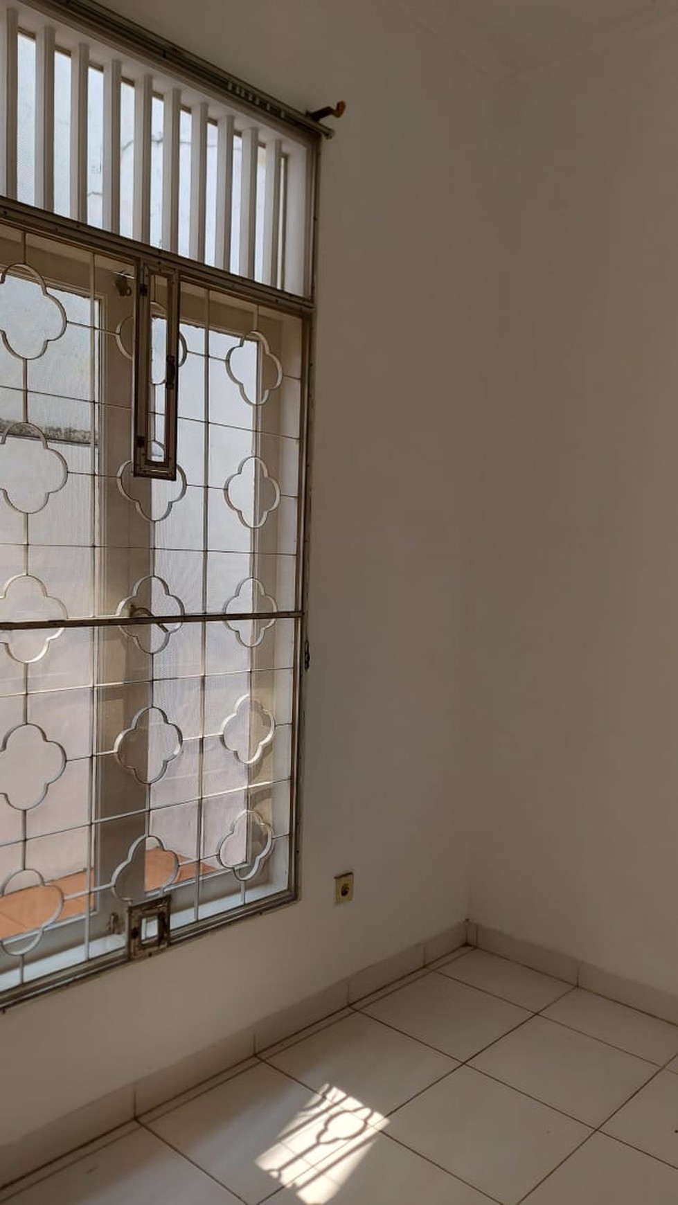 Disewakan rumah di Gn. tretes - Taman Bromo - Lippo Karawaci